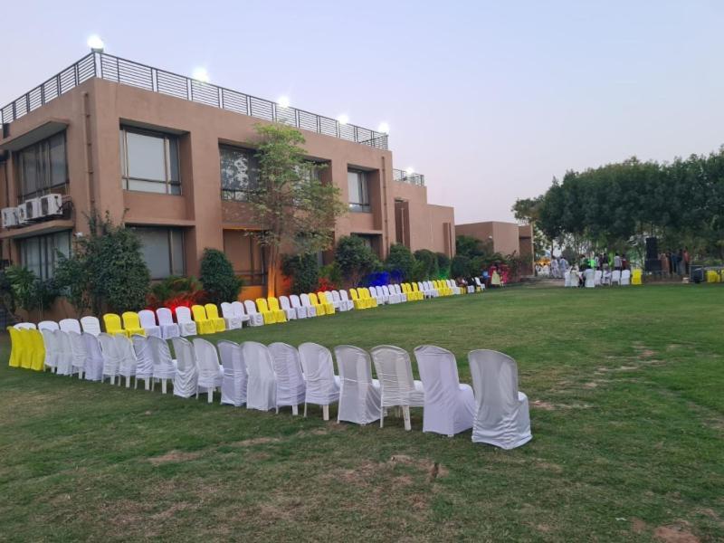 Club Azzurro Resort - Nalsarovar Nānodra Exteriör bild